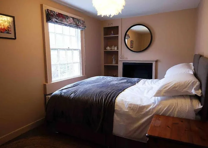 Regency Cottage 10 Minutes From Bath City Centre
