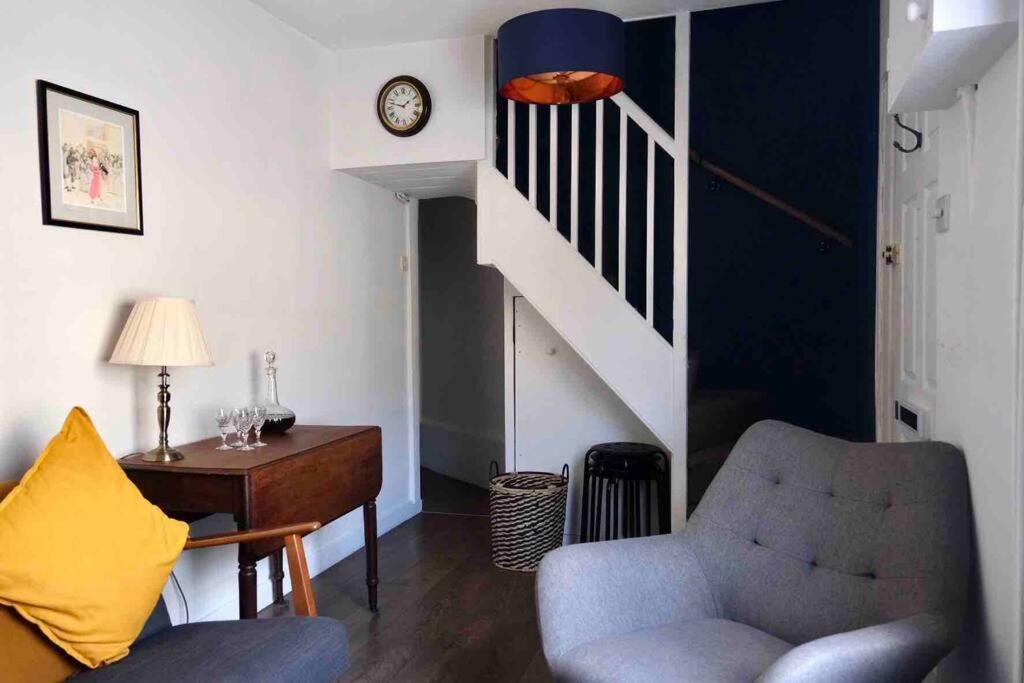 Regency 10 Minutes From Centre Apartment Bath