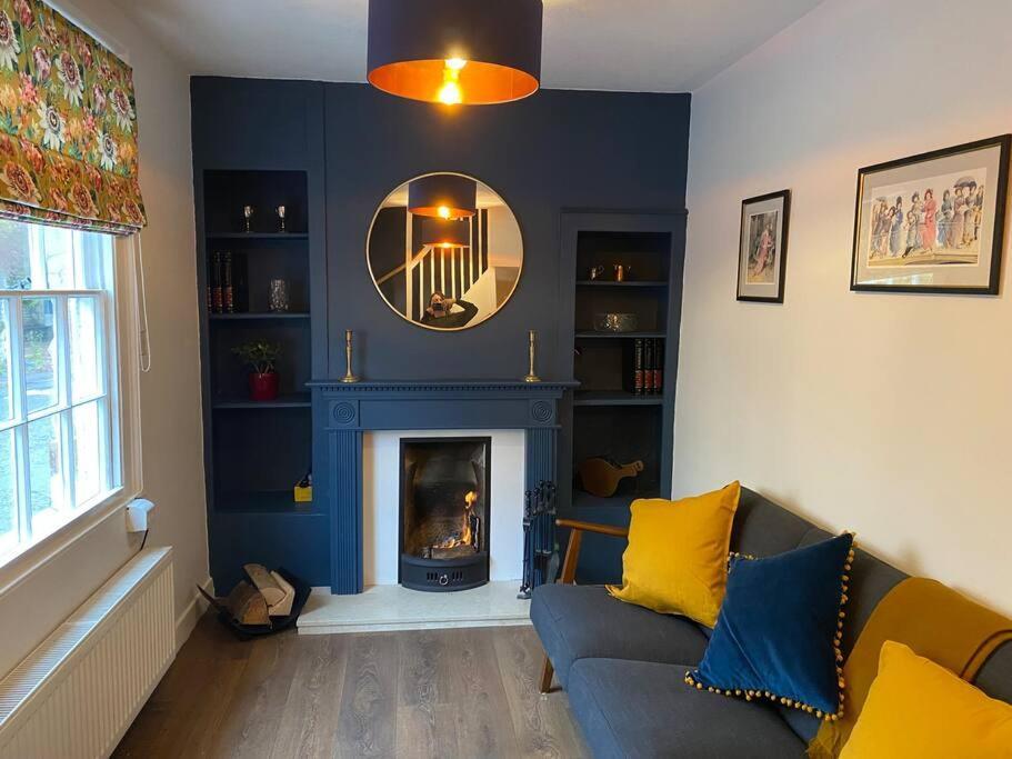 Regency 10 Minutes From Centre Apartment Bath