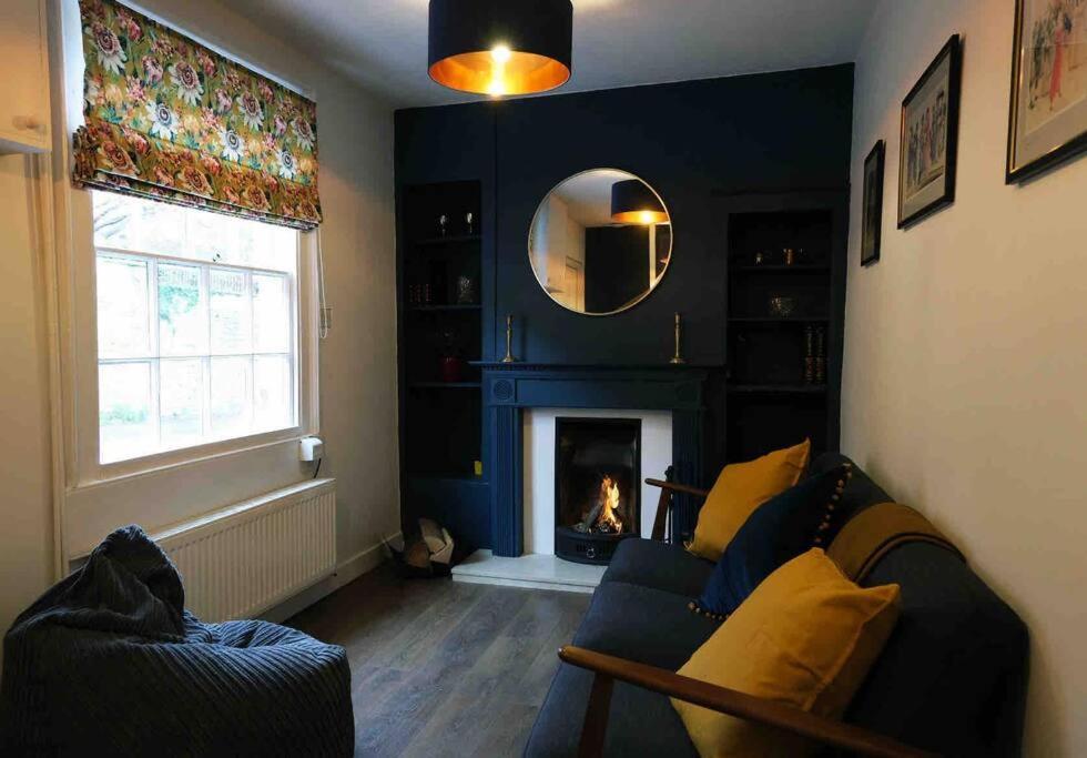 Regency 10 Minutes From Centre Apartment *